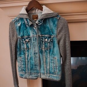 “HALF“ DENIM JACKET